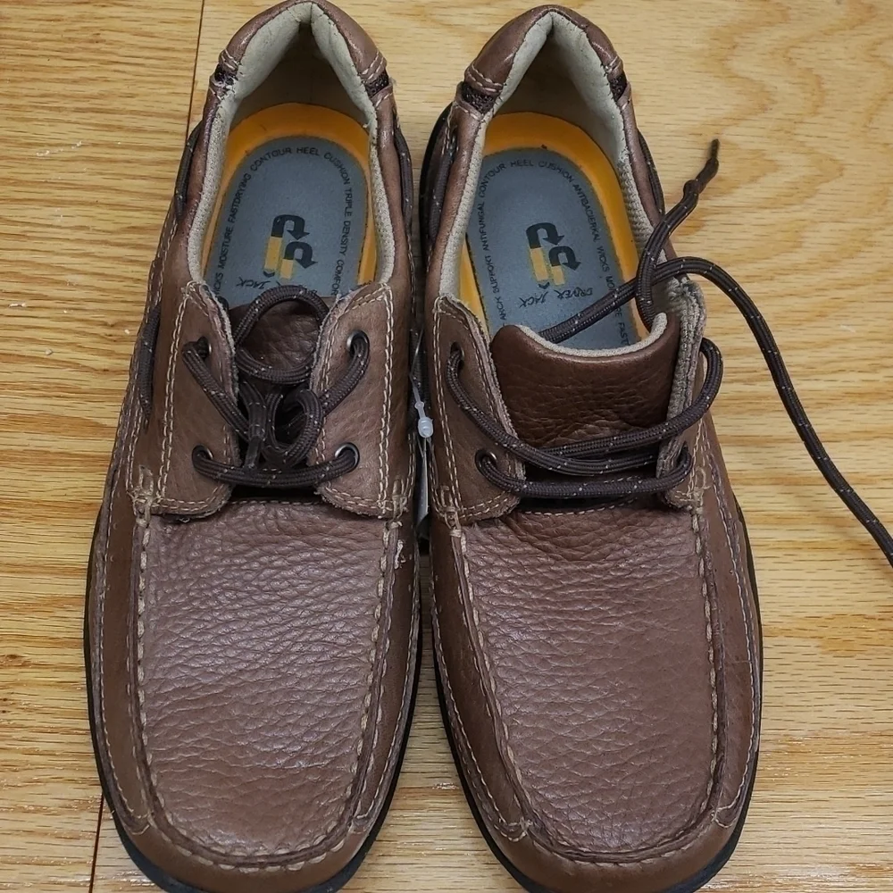 𝅺JUMPING jacks boys shoes NWT size 36M
